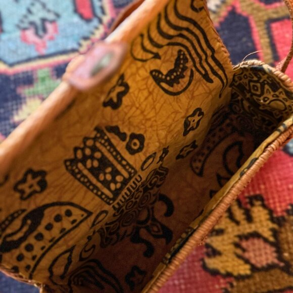 Handwoven Rattan Wicker Crossbody Bag Artisan Made Leather Strap - Picture 7 of 8